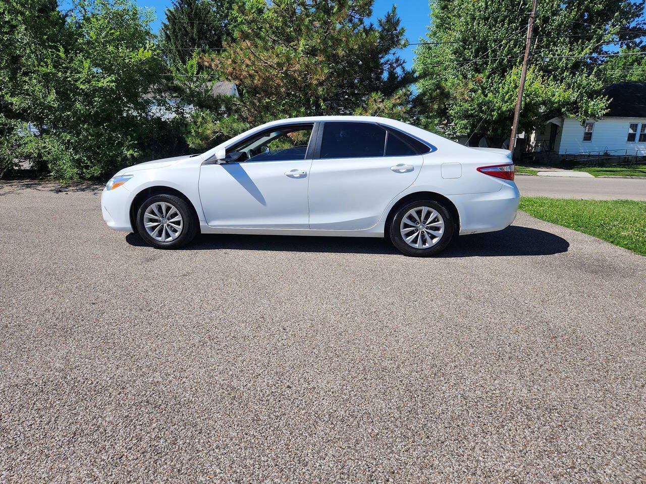 Used 2015 Toyota Camry LE FWD image 7