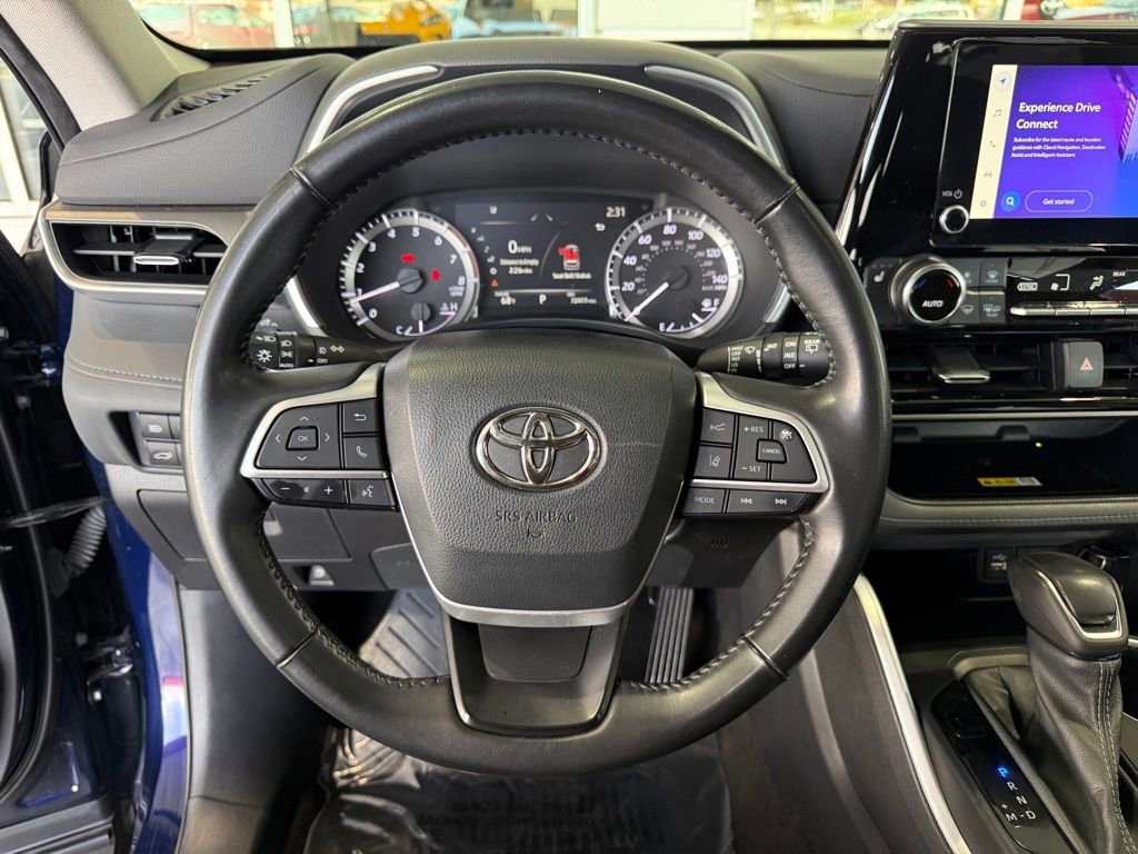 Used 2023 Toyota Highlander XLE image 26