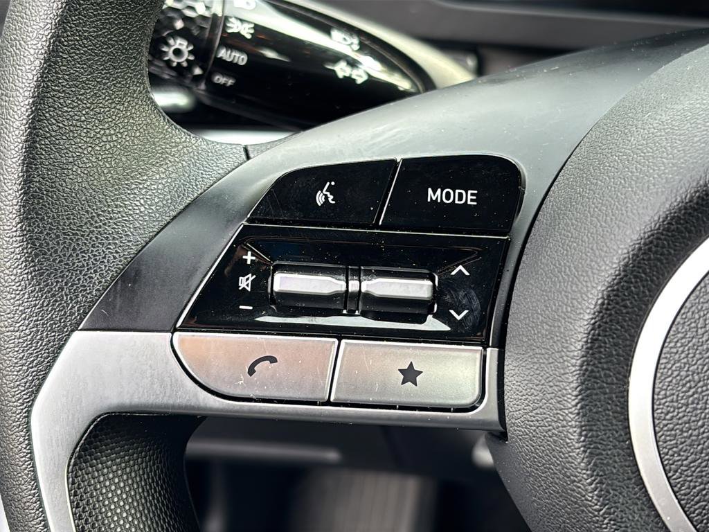 Certified 2025 Hyundai Elantra SE image 26