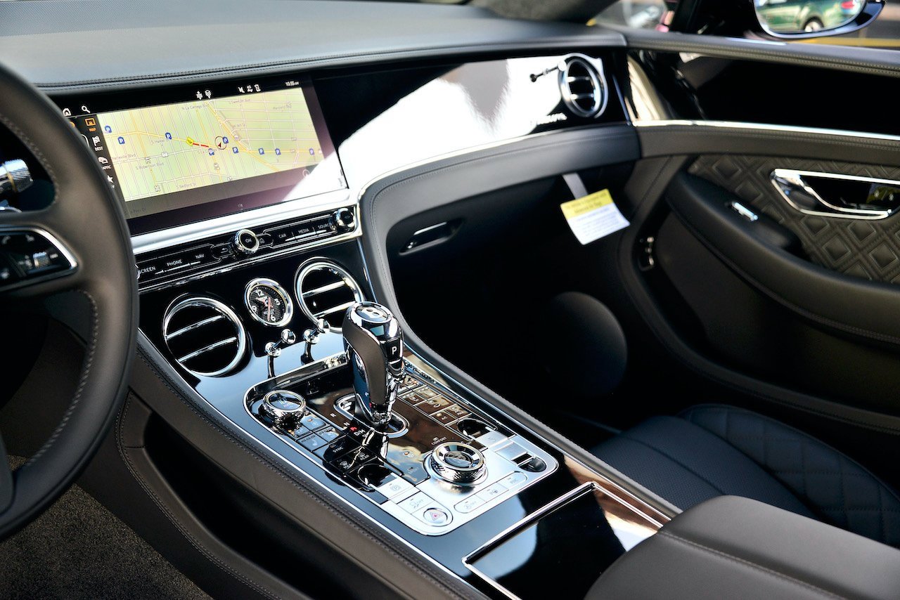 Used 2023 Bentley Continental GT Azure image 12