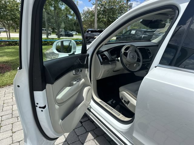 Used 2020 Volvo XC90 T6 Momentum AWD/4WD image 22