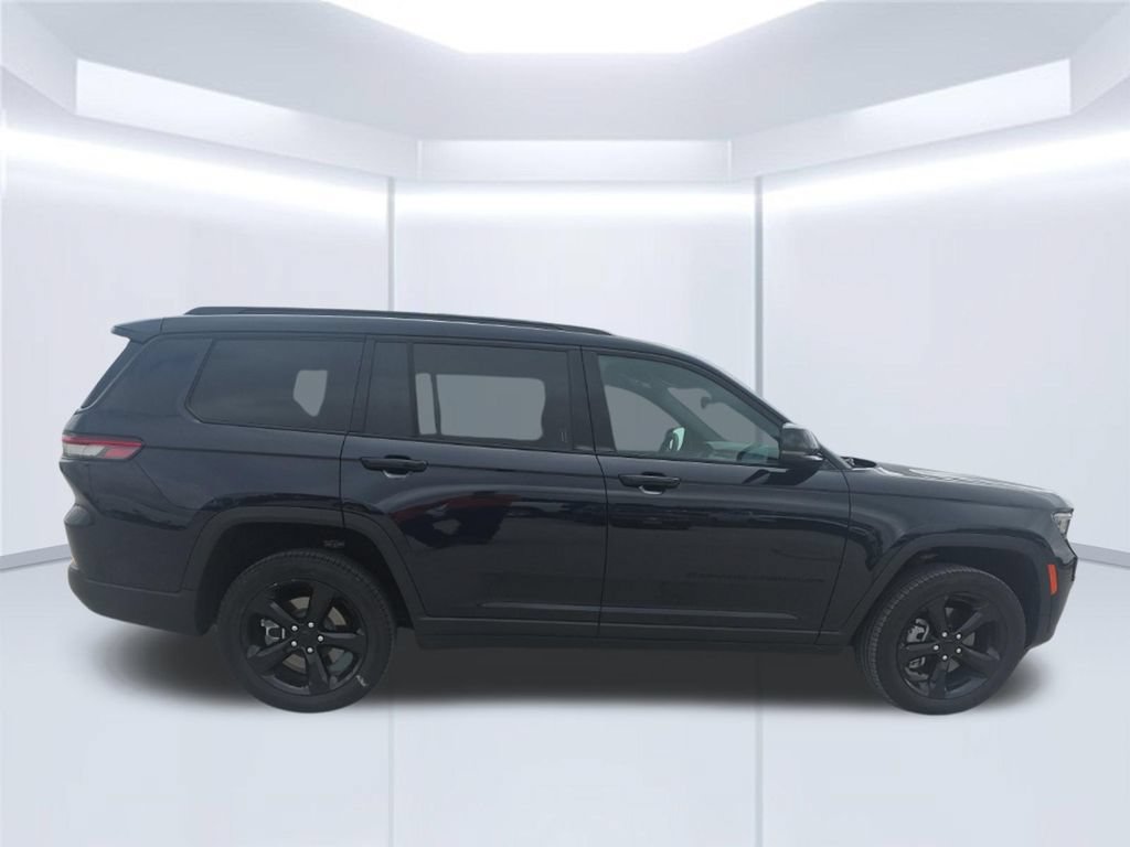 Used 2024 Jeep Grand Cherokee L Limited w/ Black Appearance Package AWD/4WD image 7
