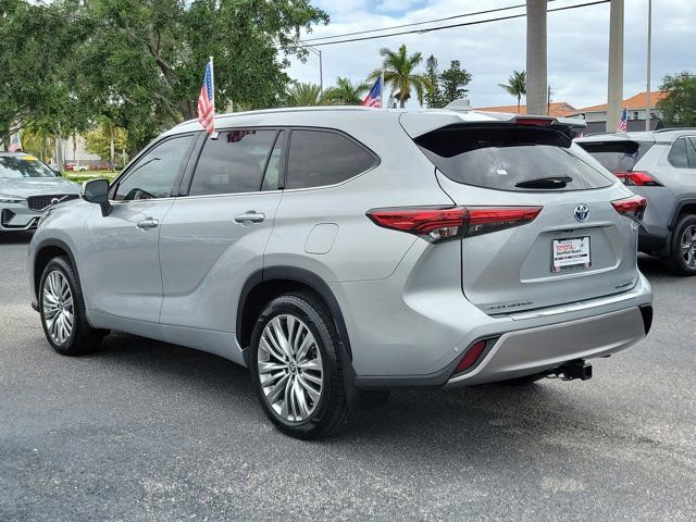 Used 2022 Toyota Highlander Platinum AWD/4WD image 3
