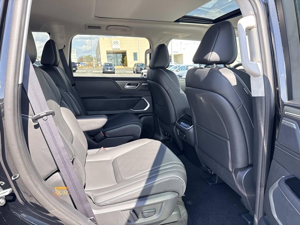 New 2026 INFINITI QX80 Luxe image 21