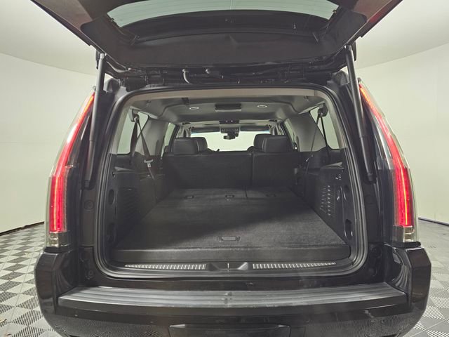 Used 2019 Cadillac Escalade ESV Luxury image 17