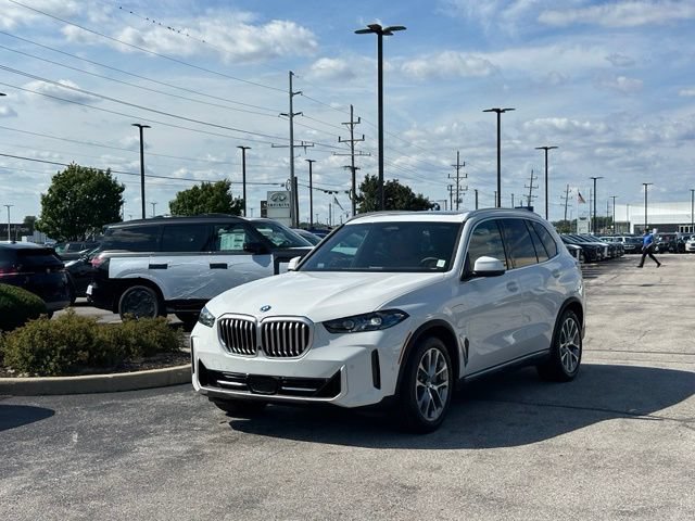 New 2026 BMW X5 xDrive50e w/ Premium Package AWD/4WD image 6