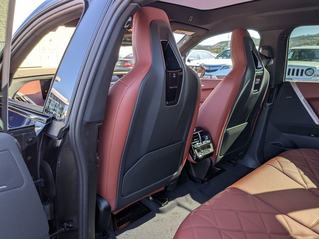 New 2026 BMW iX xDrive60 image 33