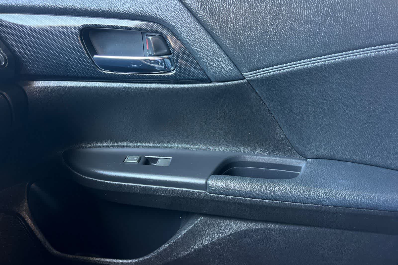 Used 2013 Honda Accord Sport image 19