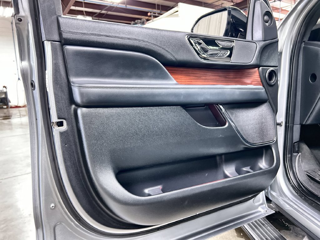 Used 2022 Lincoln Navigator Reserve RWD image 15