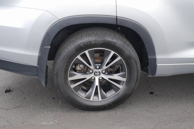Used 2018 Toyota Highlander Plus image 11