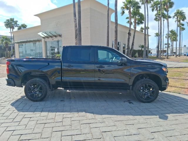 Used 2025 Chevrolet Silverado 1500 Custom Trail Boss w/ Dark Appearance Package AWD/4WD image 3