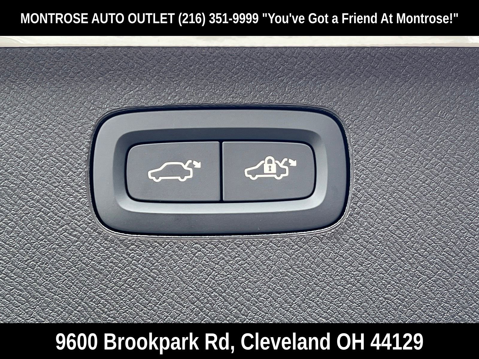 New 2025 Volvo XC90 T8 Core w/ Protection Package Premier image 37