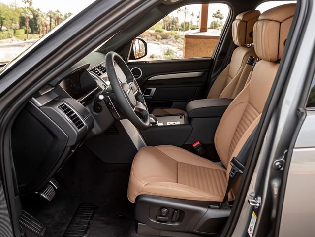 New 2026 Land Rover Discovery Dynamic SE AWD/4WD image 14