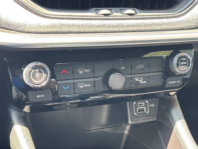 Used 2024 Jeep Compass Sport image 32