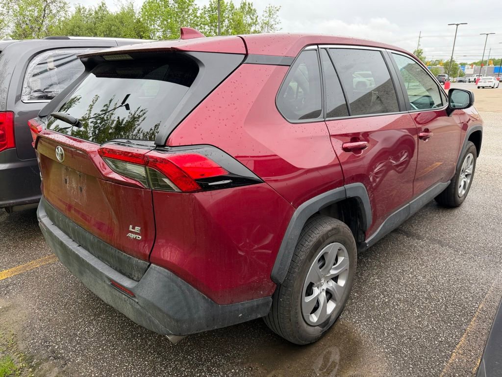 Used 2023 Toyota RAV4 LE AWD/4WD image 4