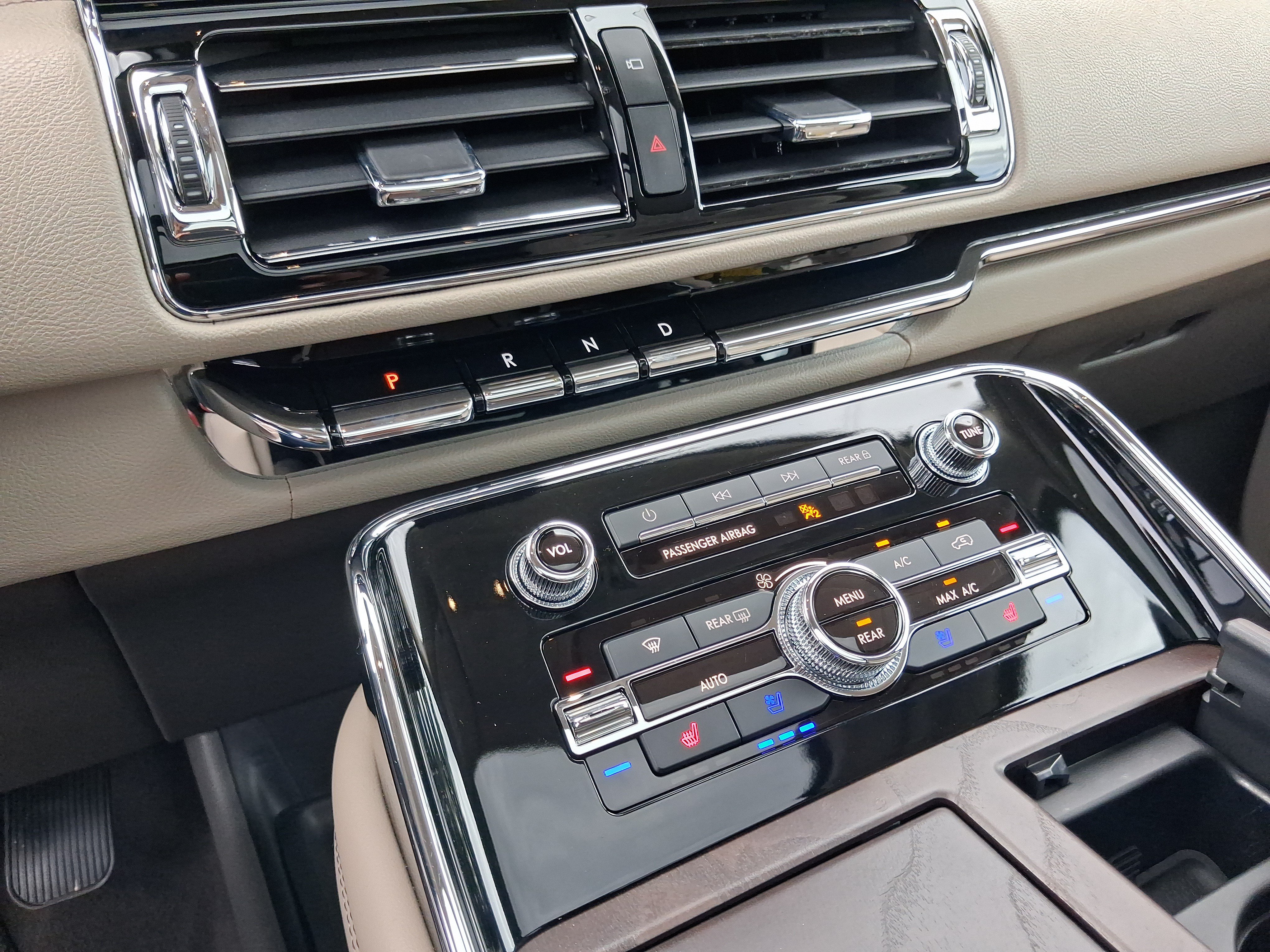 Used 2023 Lincoln Navigator L Reserve RWD image 19