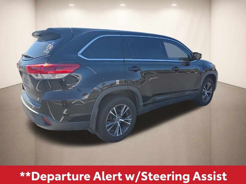 Used 2019 Toyota Highlander LE image 5