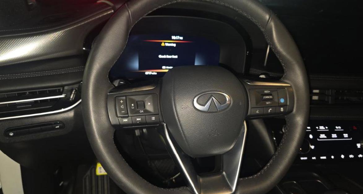 Certified 2025 INFINITI QX60 Luxe w/ Black Edition FWD image 9