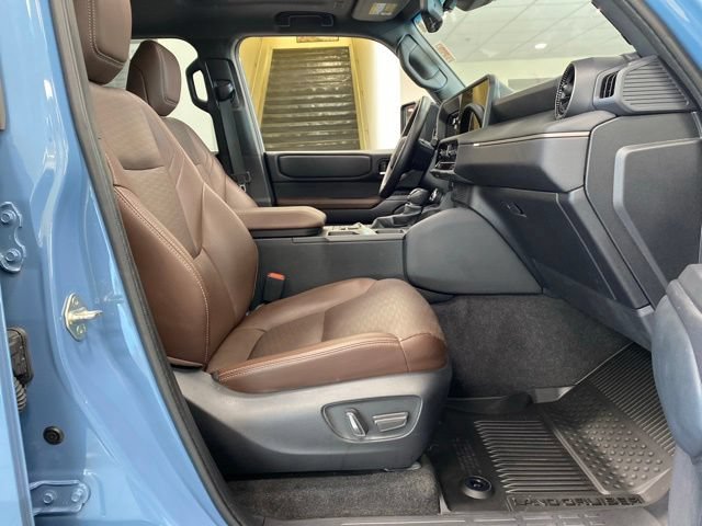 Used 2025 Toyota Land Cruiser w/ Premium Package AWD/4WD image 19