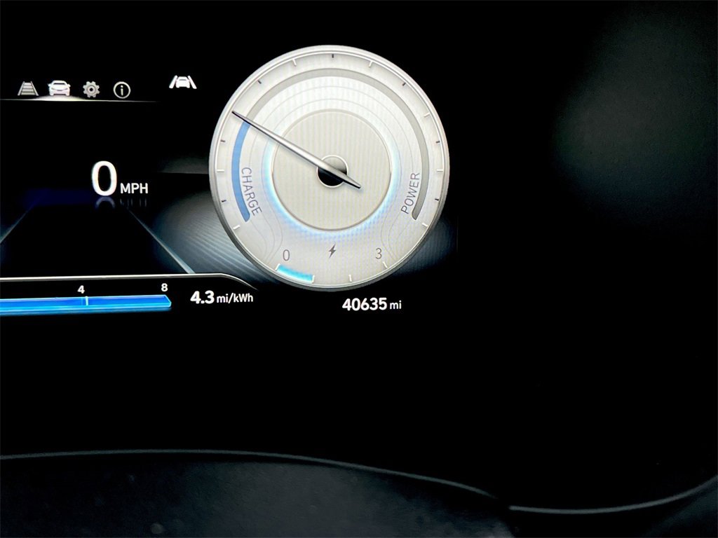 Used 2023 Hyundai Kona SE w/ Cargo Package image 12