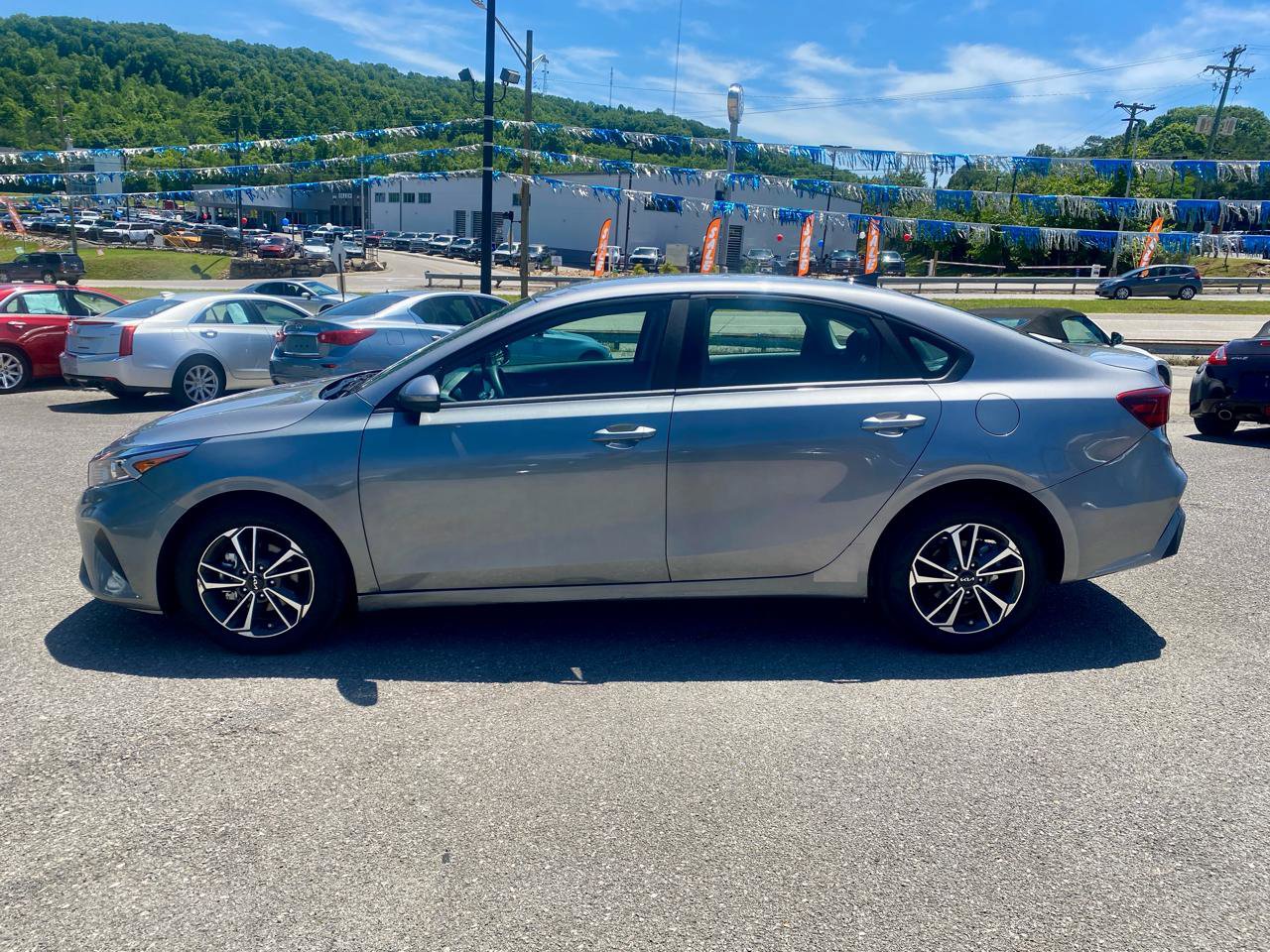 Used 2024 Kia Forte LXS FWD image 4