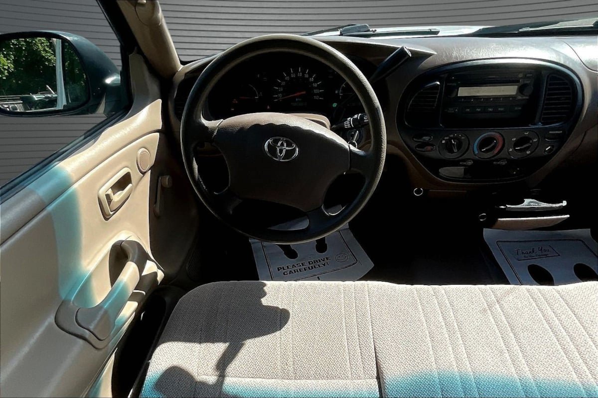 Used 2003 Toyota Tundra 2WD Regular Cab w/ All Weather Guard Pkg image 9