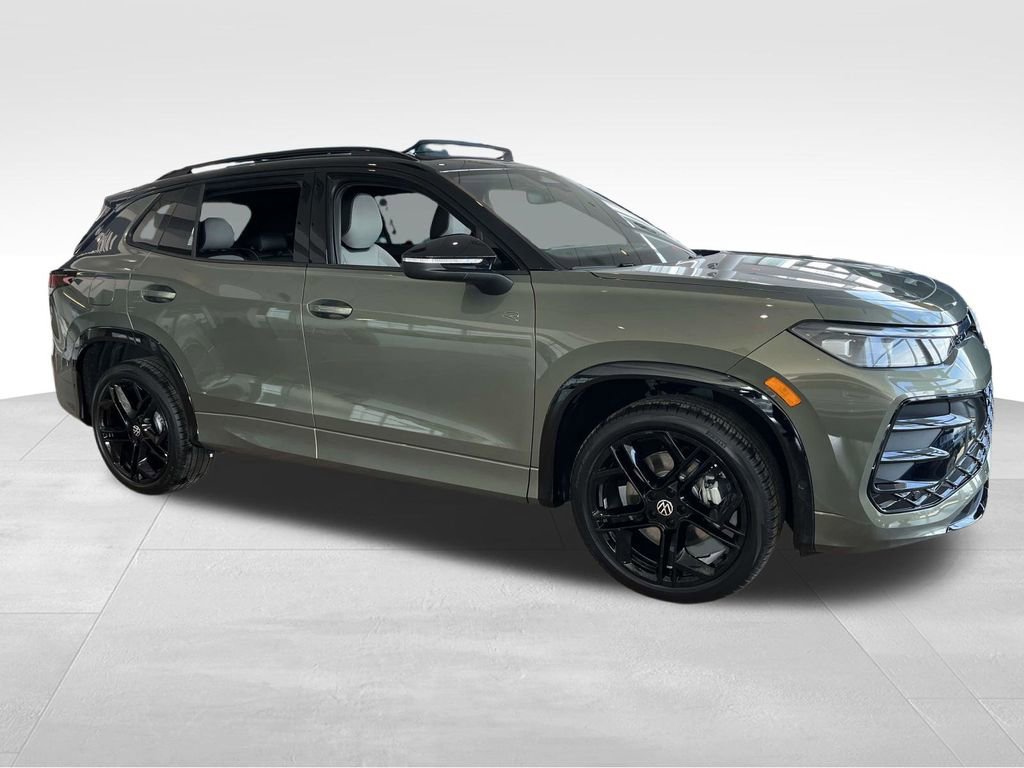 New 2026 Volkswagen Tiguan SE R-Line image 6