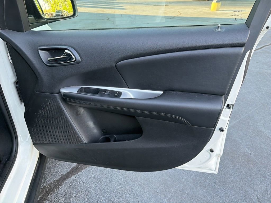 Used 2019 Dodge Journey SE FWD image 25