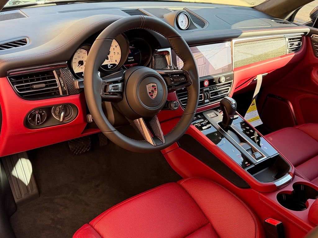 New 2026 Porsche Macan GTS image 4