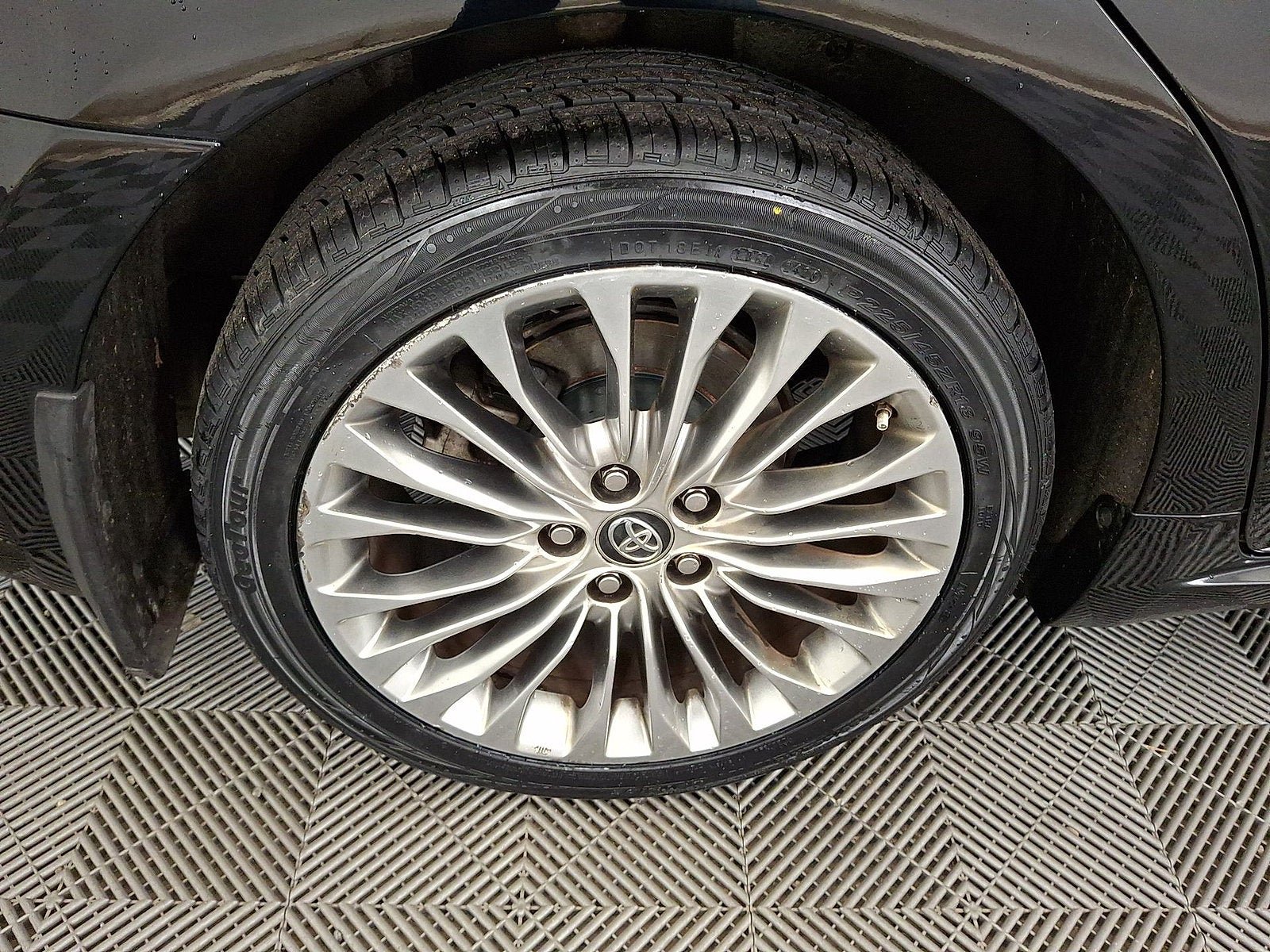 Used 2016 Toyota Avalon Limited w/ Protection Package FWD image 19
