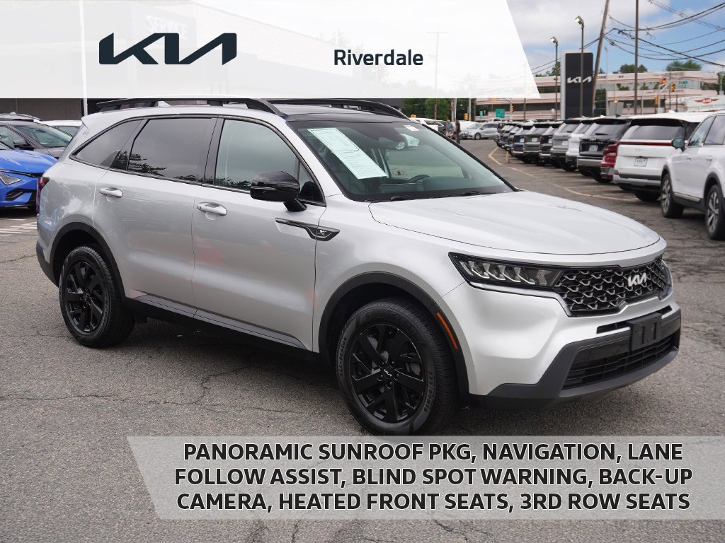 Used 2022 Kia Sorento S w/ Panoramic Sunroof Package