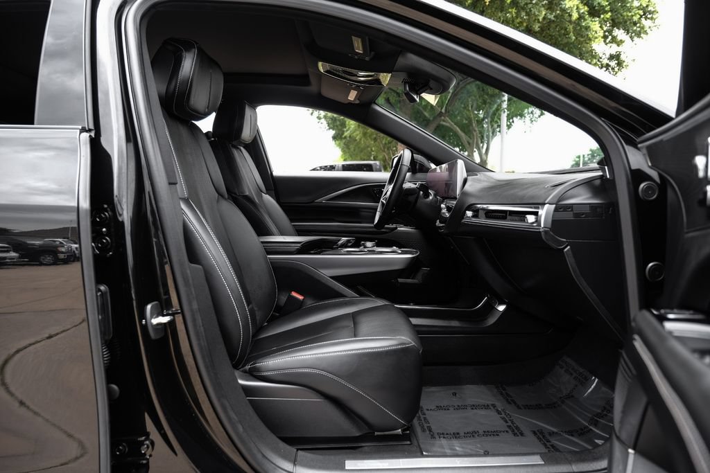 Used 2024 Cadillac Lyriq Luxury RWD image 33