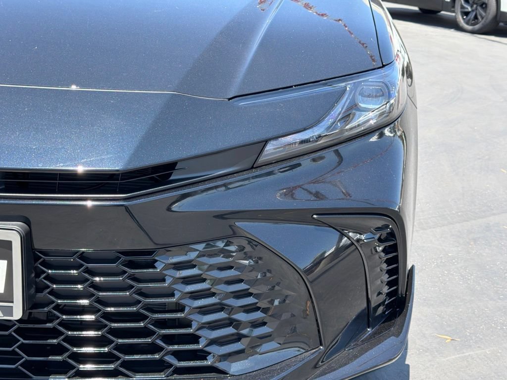New 2026 Toyota Camry Hybrid FWD image 13