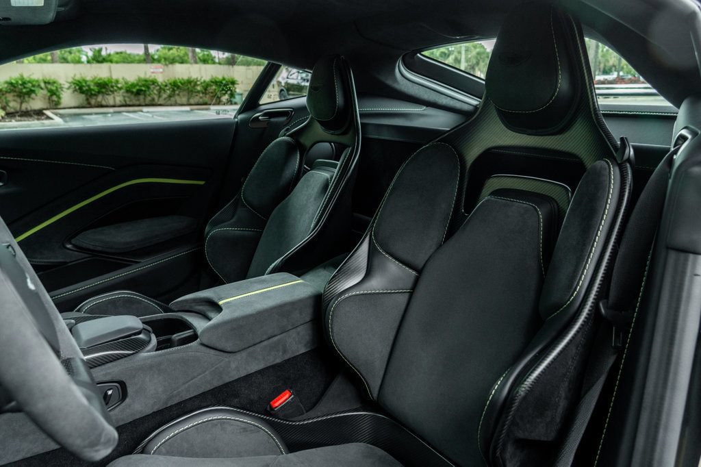 Used 2023 Aston Martin V8 Vantage Coupe RWD image 13