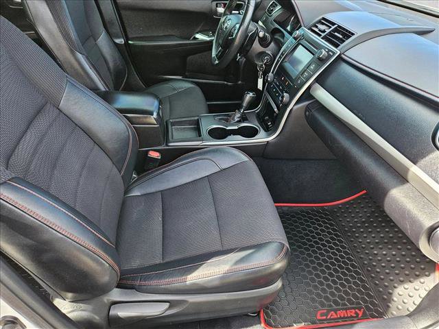 Used 2017 Toyota Camry SE image 19
