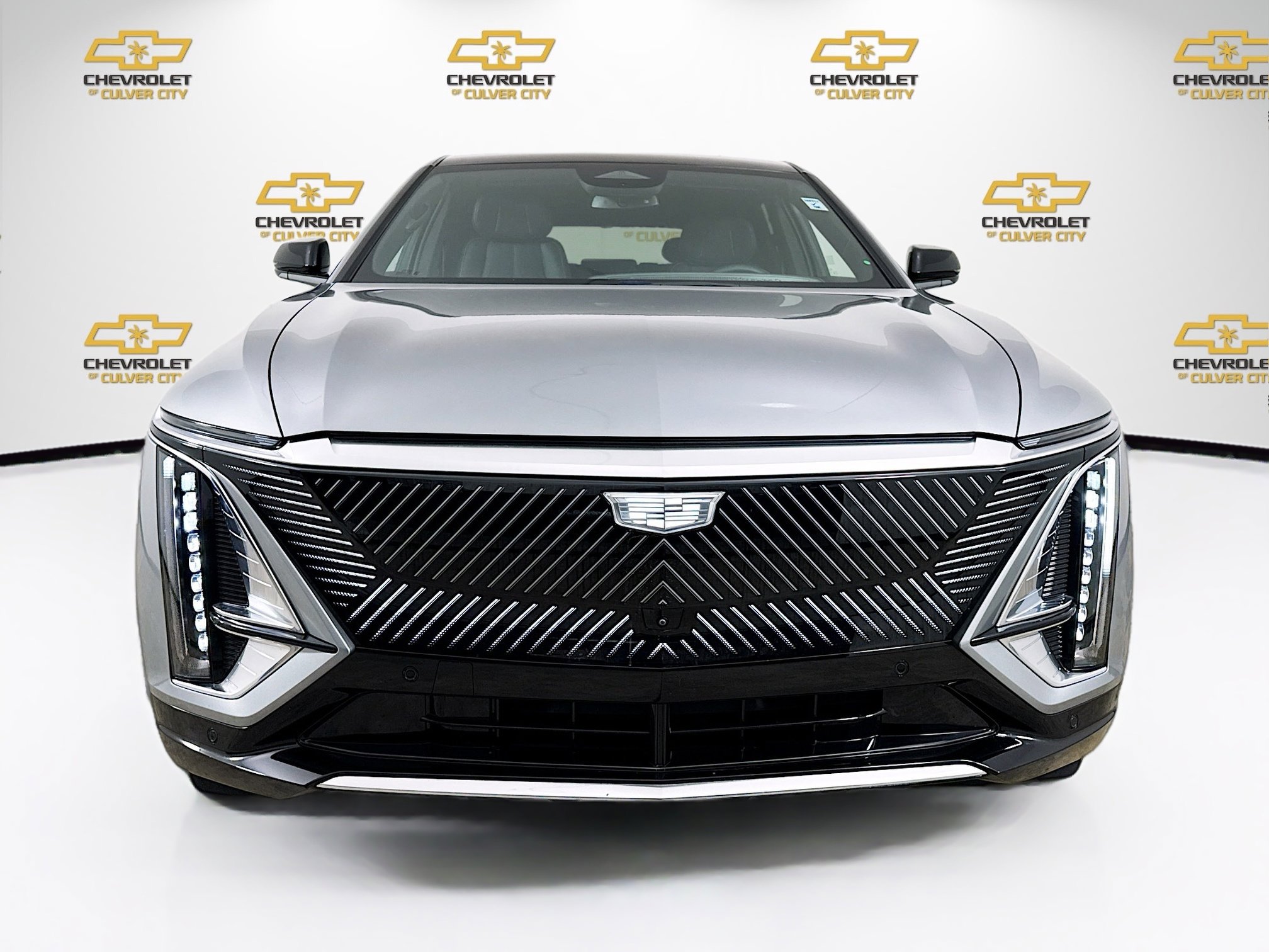 Used 2025 Cadillac Lyriq Luxury RWD image 2