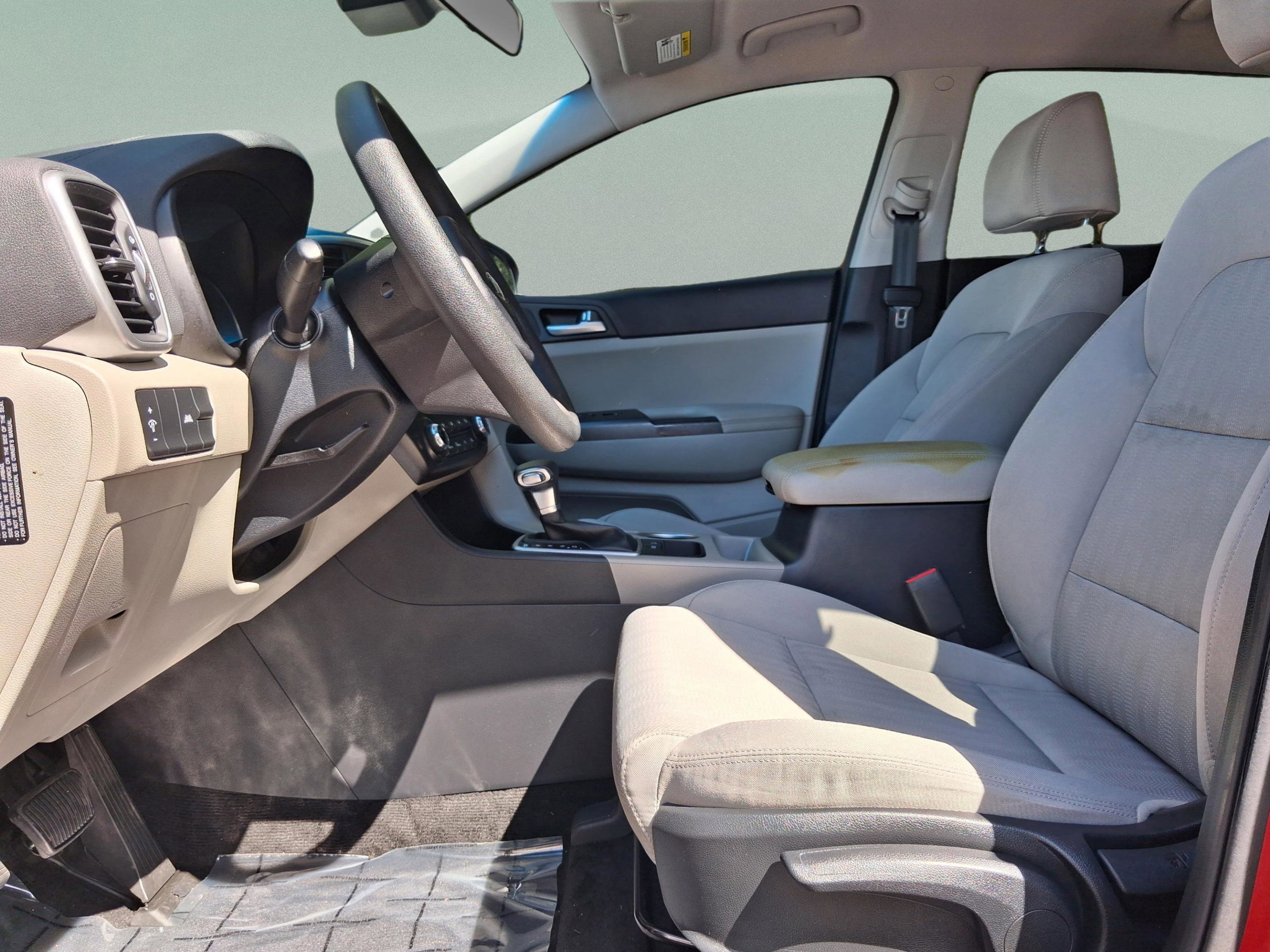 Used 2020 Kia Sportage LX image 23