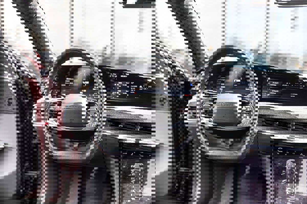 Used 2024 Lucid Air Pure image 33