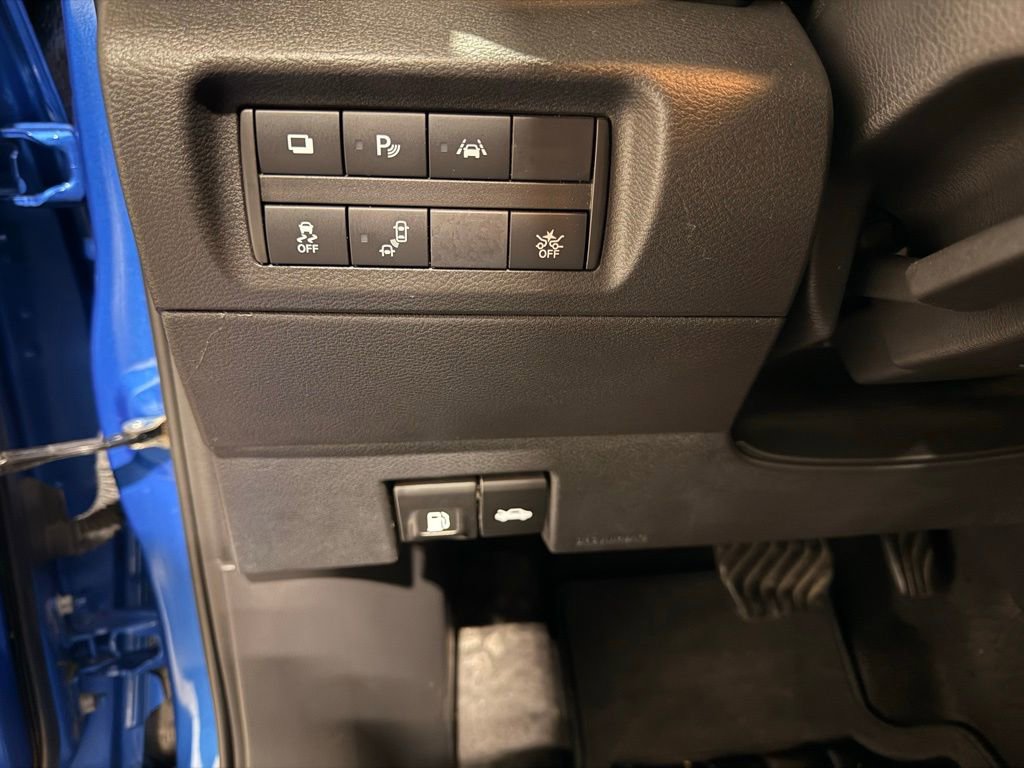 Used 2021 Nissan Kicks S image 10