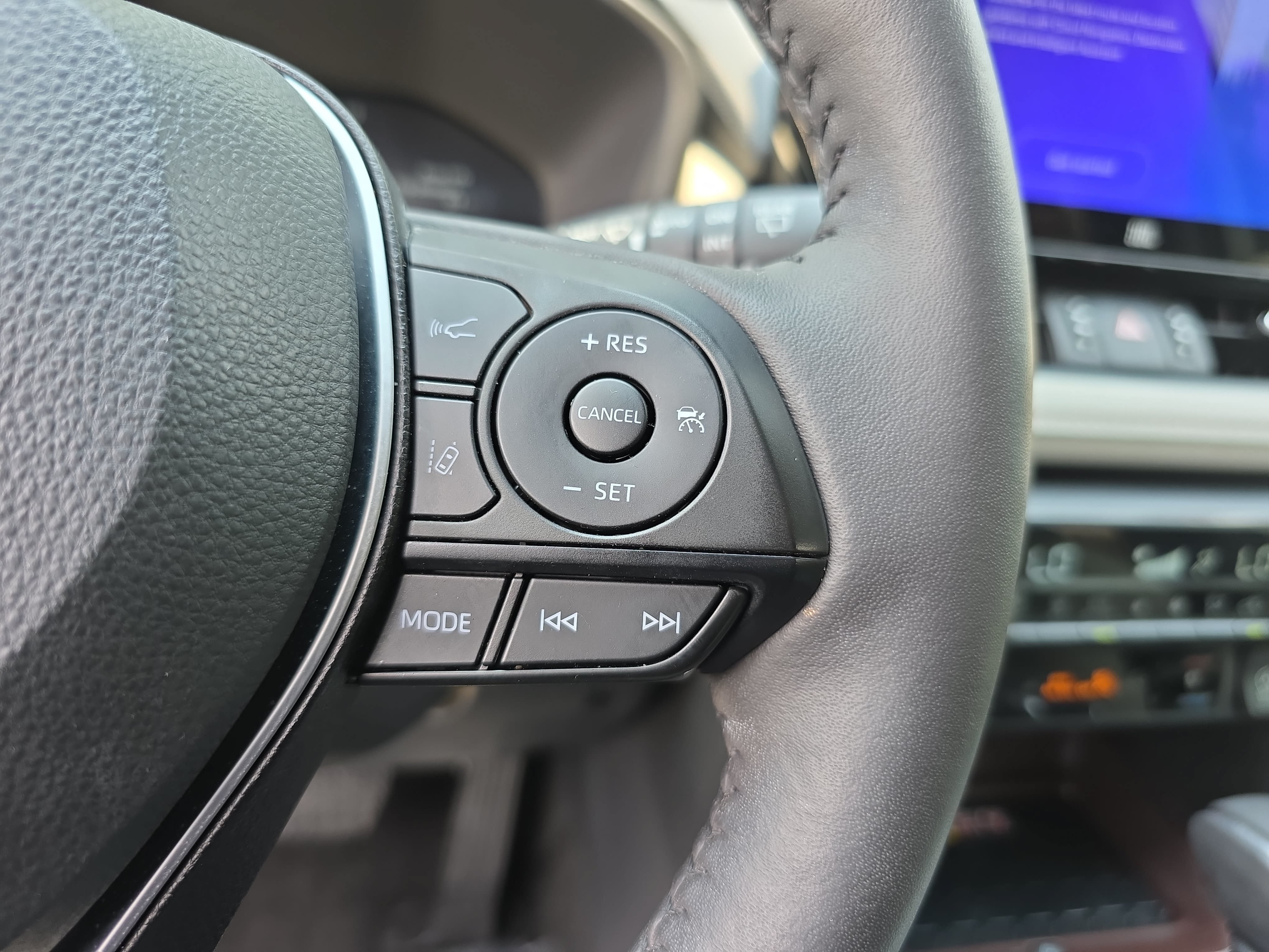 Used 2025 Toyota RAV4 Limited w/ Advanced Technology Package FWD image 18