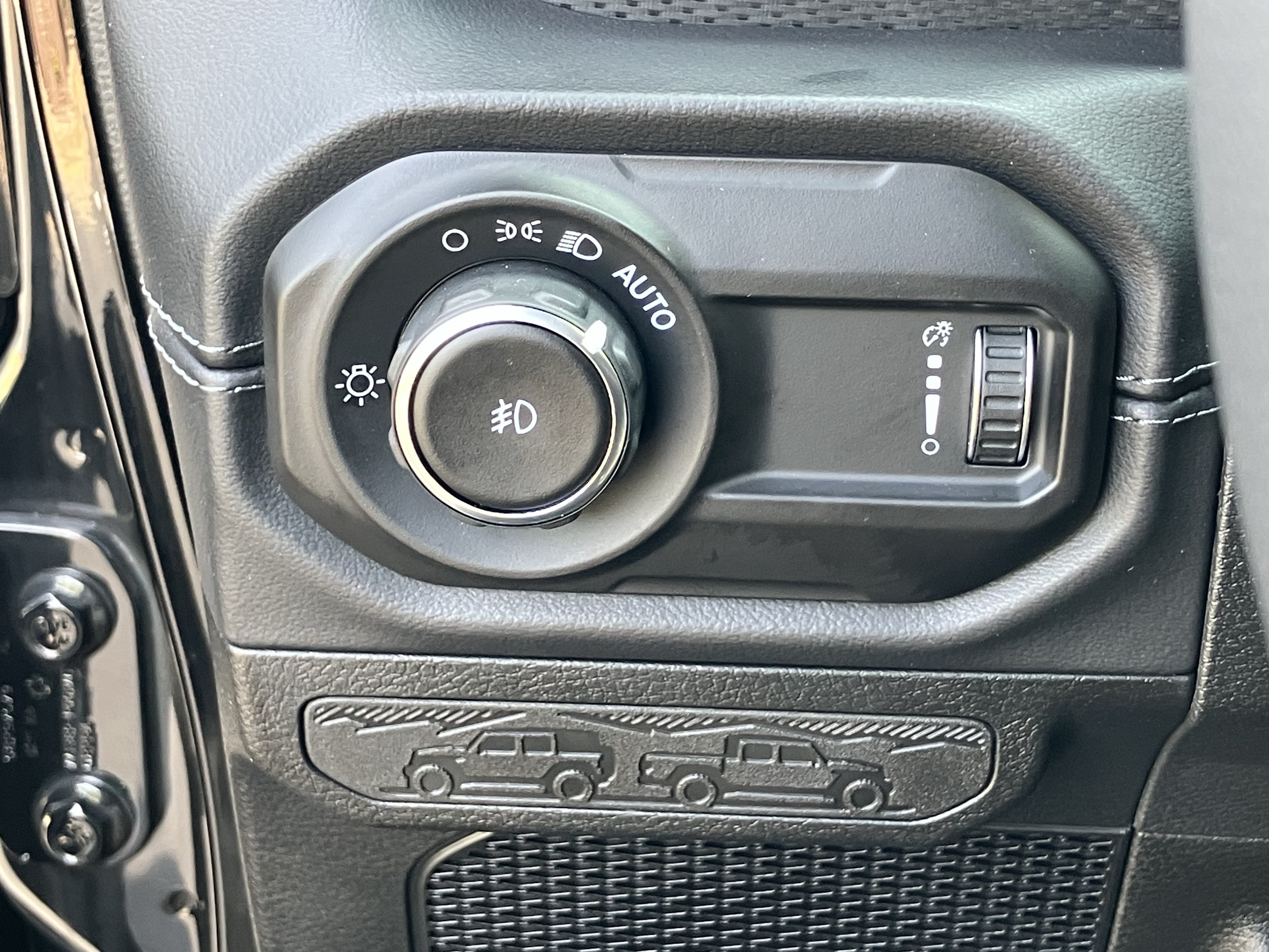 Used 2025 Jeep Wrangler Unlimited Rubicon AWD/4WD image 19