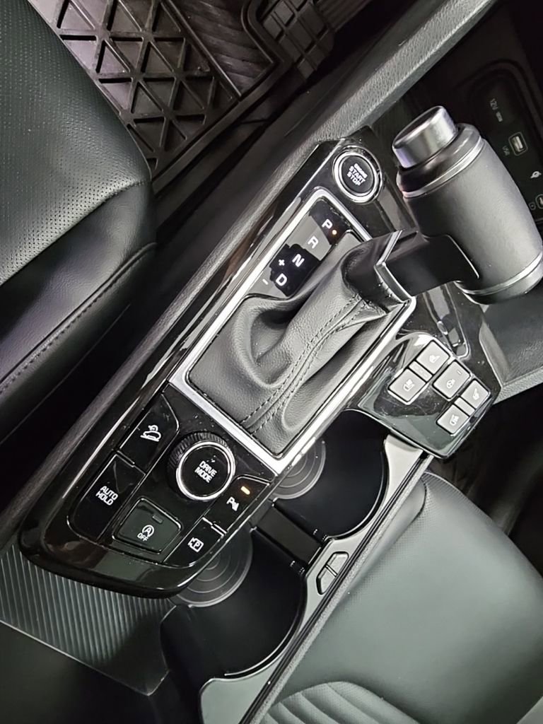 Used 2023 Kia Sportage SX image 25