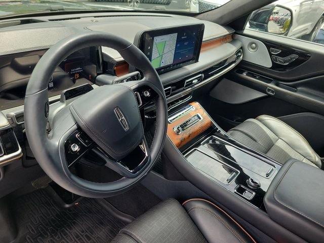 Used 2025 Lincoln Aviator Black Label AWD/4WD image 26