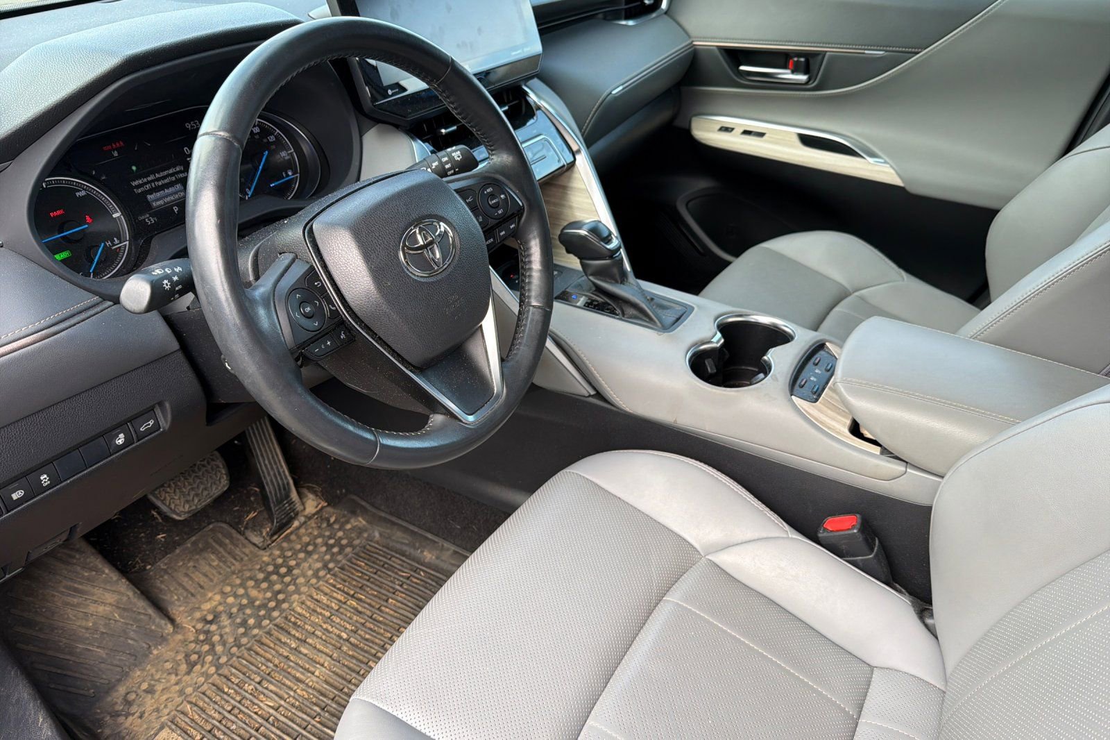 Certified 2021 Toyota Venza XLE w/ Softex Package image 7