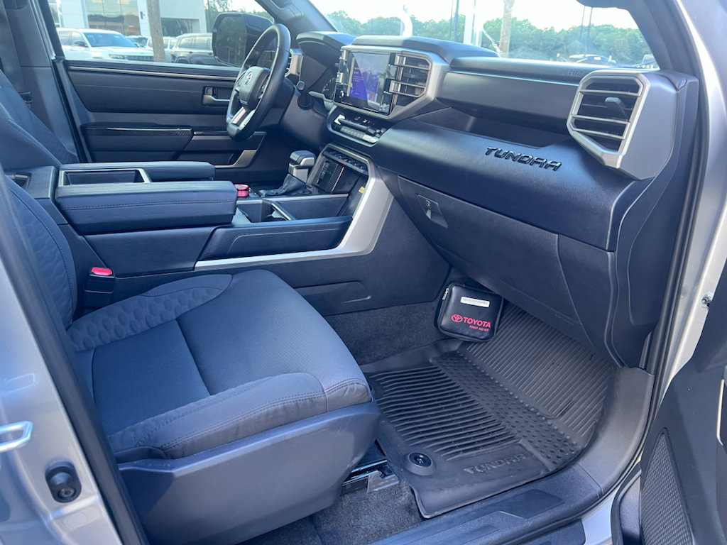 Used 2025 Toyota Tundra SR5 w/ SR5 Convenience Package AWD/4WD image 15