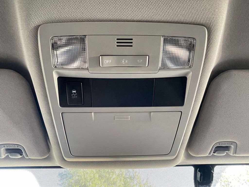 Used 2016 Toyota Tacoma SR image 37