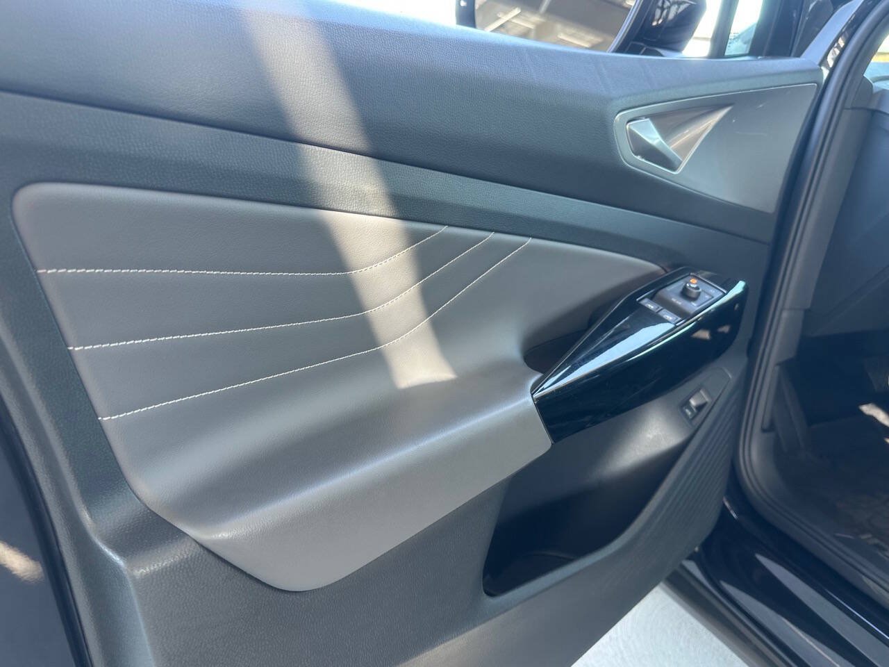 Used 2023 Volkswagen ID.4 Pro S RWD image 11