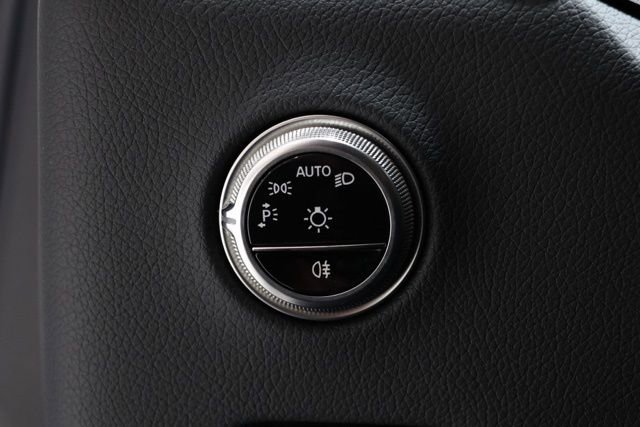Used 2025 Mercedes-Benz GLC 43 AMG 4MATIC image 23
