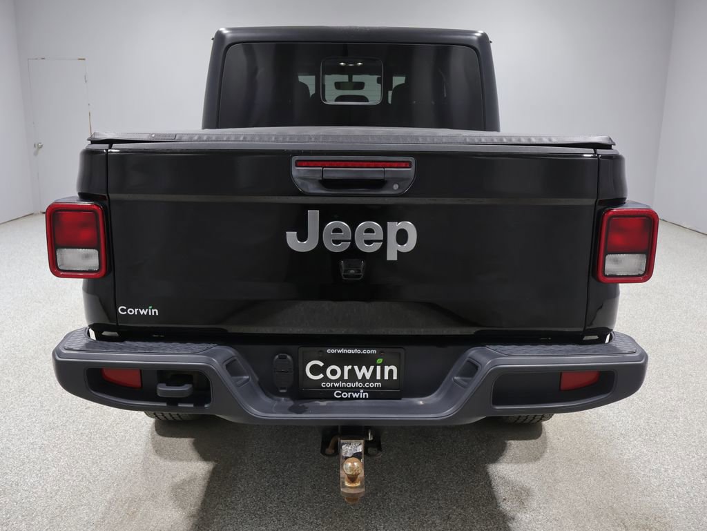 Used 2020 Jeep Gladiator Overland image 3