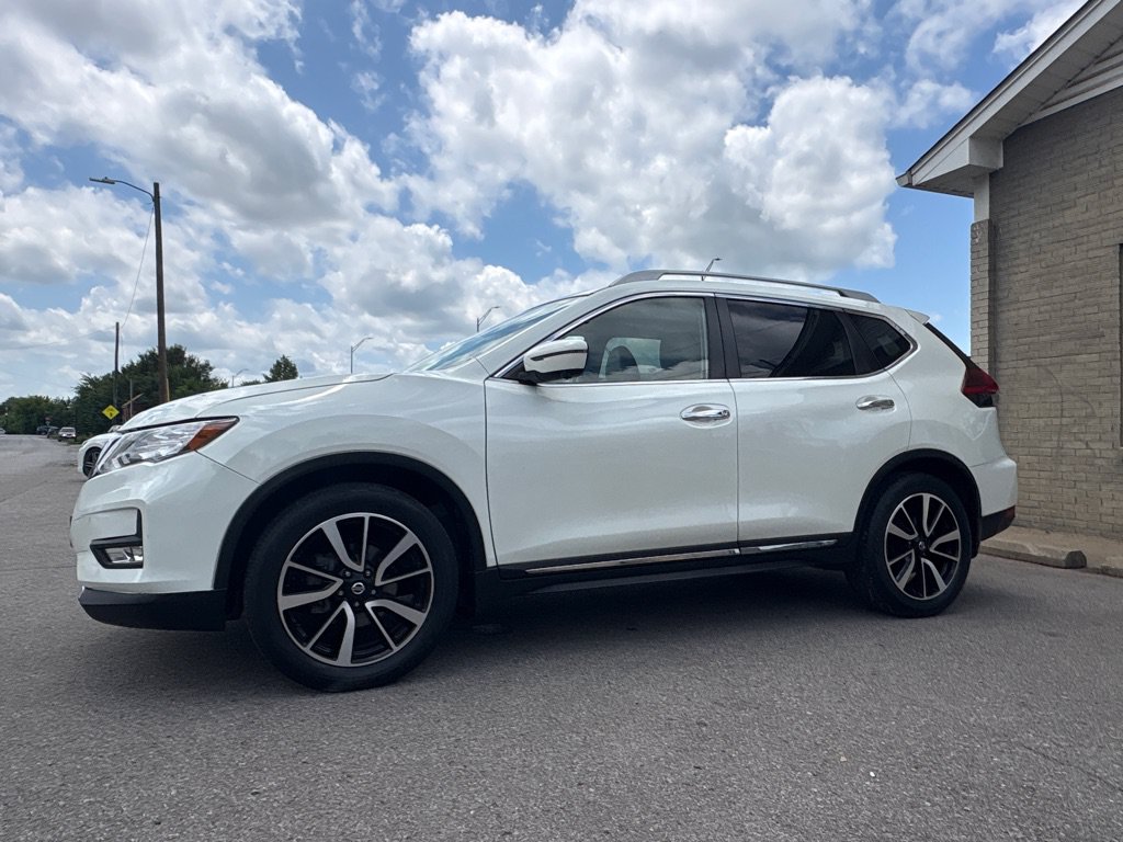 Used 2019 Nissan Rogue SL w/ Premium Package FWD image 2
